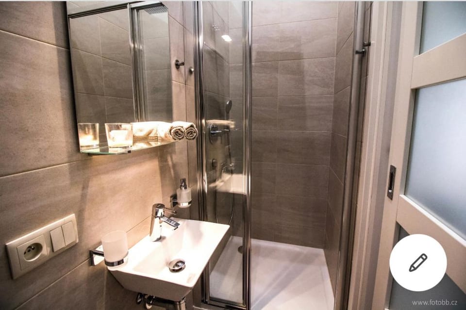 Romantic Apartment Petra - free parking Friday-Sunday Apartment in Prague