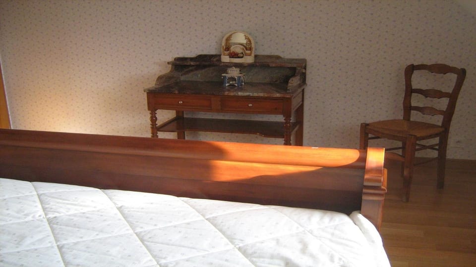 Living room, Photo of the whole room, Bedroom