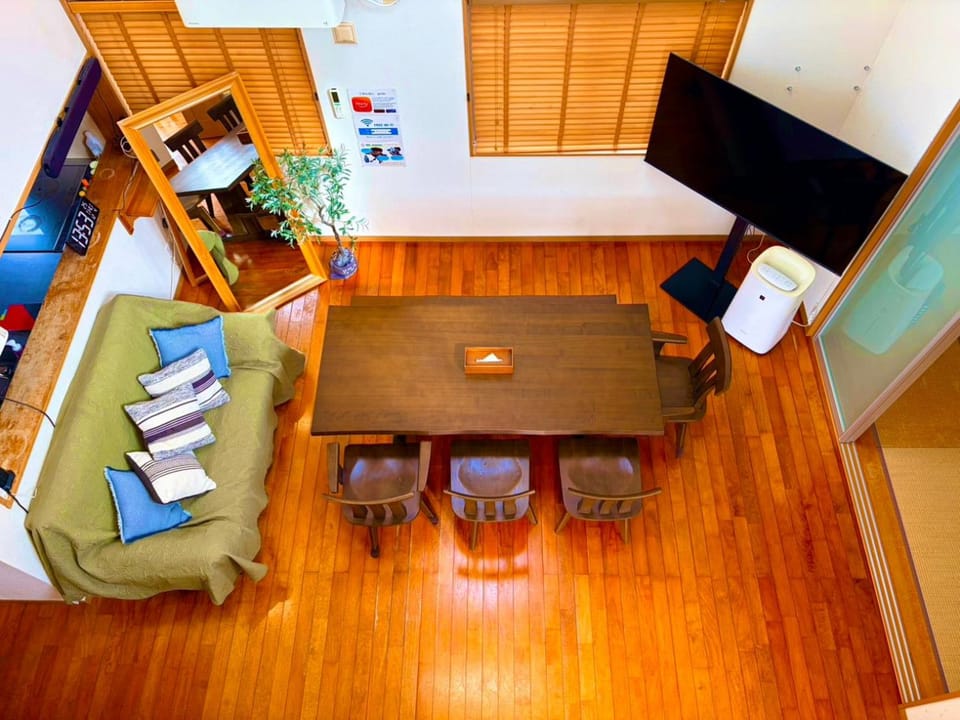 TV and multimedia, Living room, Seating area