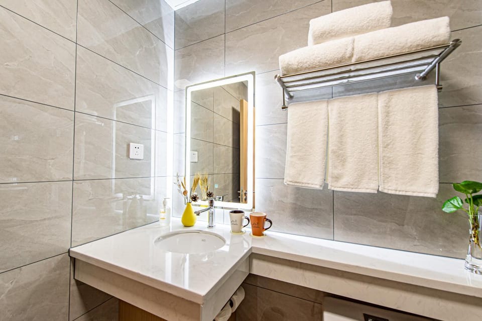 Bathroom, towels