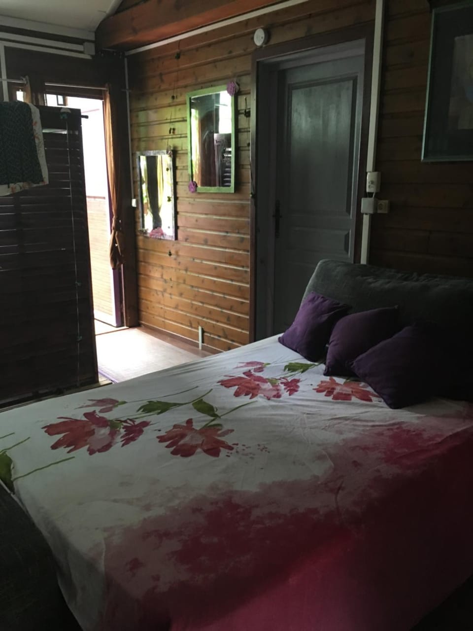 Bed, Photo of the whole room, Decorative detail, Swimming pool