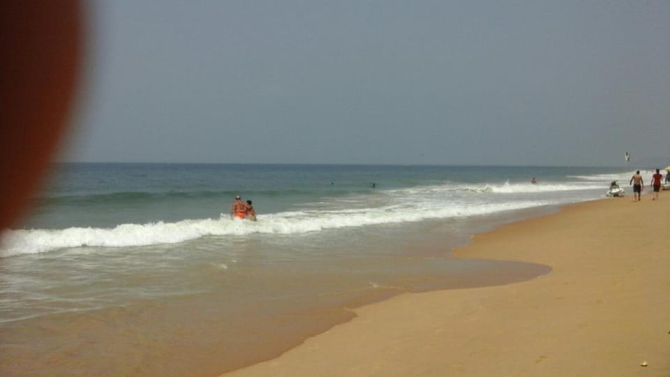 BEAUTIFUL SPACIOUS STUDIO APT IN CANDOLIM with Wifi Apartment in Candolim