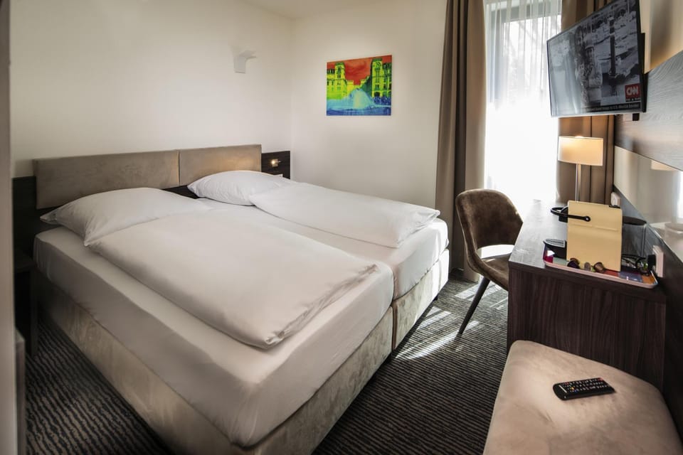 TV and multimedia, Coffee/tea facilities, Living room, Bedroom, Drinks