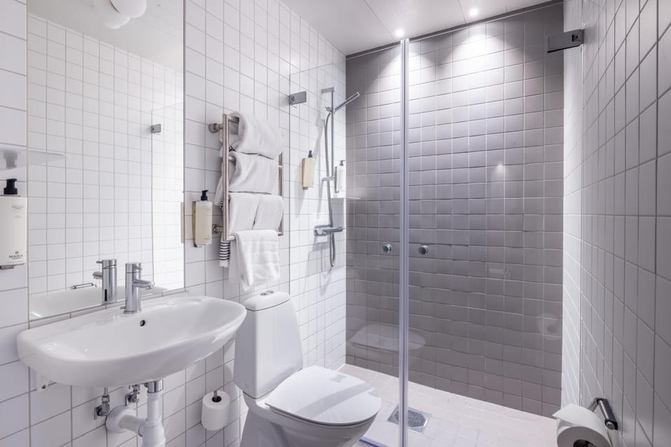 Shower, Bathroom