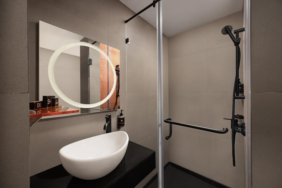 Shower, Toilet, Bathroom