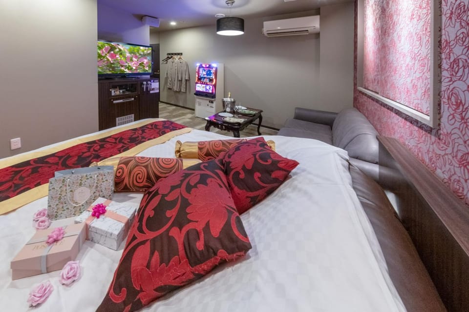 Bed, Photo of the whole room, Bedroom
