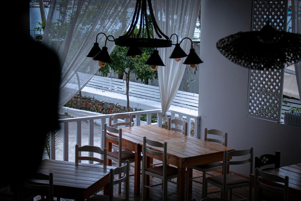 Restaurant/places to eat, Dining area