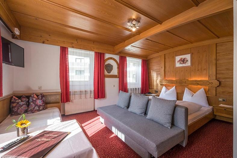 Gasthof Zellerstuben Inn in Zell am Ziller