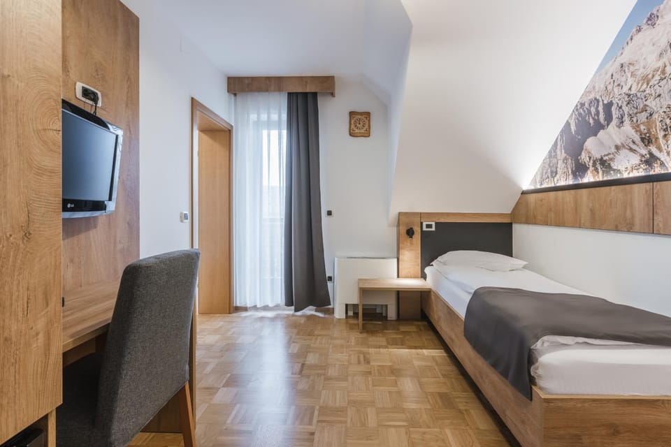 Bed, TV and multimedia