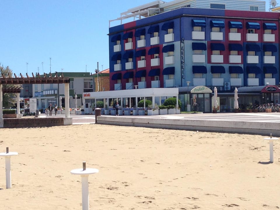 Property building, Facade/entrance, Property logo or sign, Activities, Children play ground, View (from property/room), Balcony/Terrace, Other, Banquet/Function facilities, Beach, Canoeing, Hiking, Cycling, Pets, Landmark view, Street view