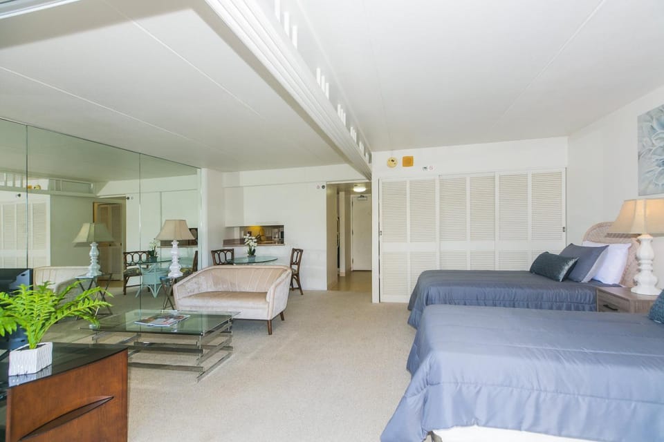 Ilikai Tower 517 House in Honolulu