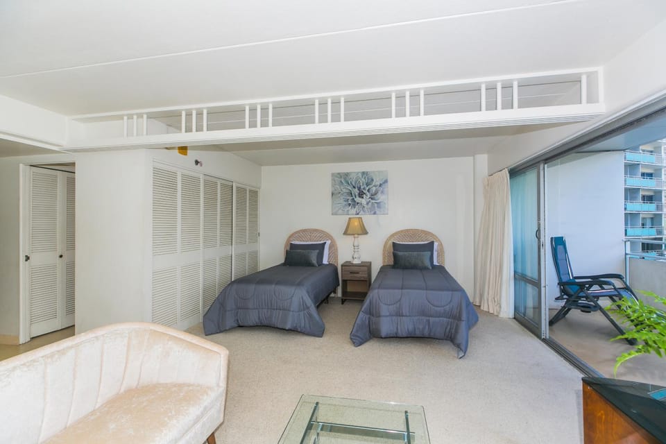 Ilikai Tower 517 House in Honolulu