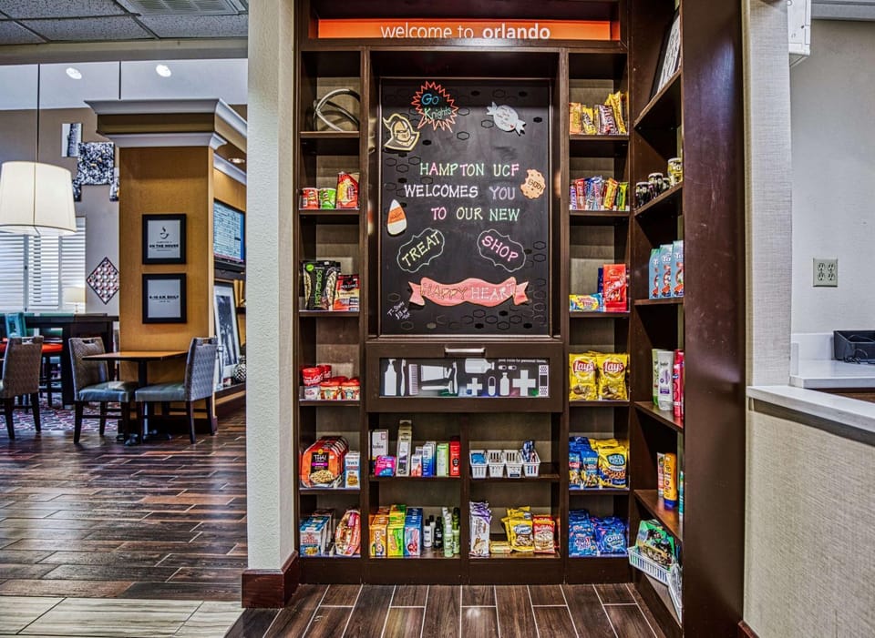 Restaurant/places to eat, vending machine