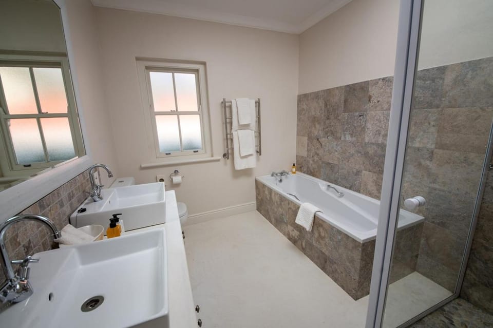 Toilet, Bathroom, Bath