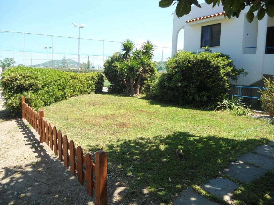 Facade/entrance, Garden, Area and facilities