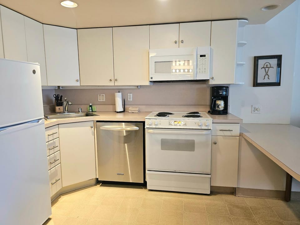 Ilikai Tower 735 House in Honolulu