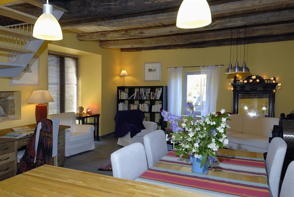 Living room, Dining area