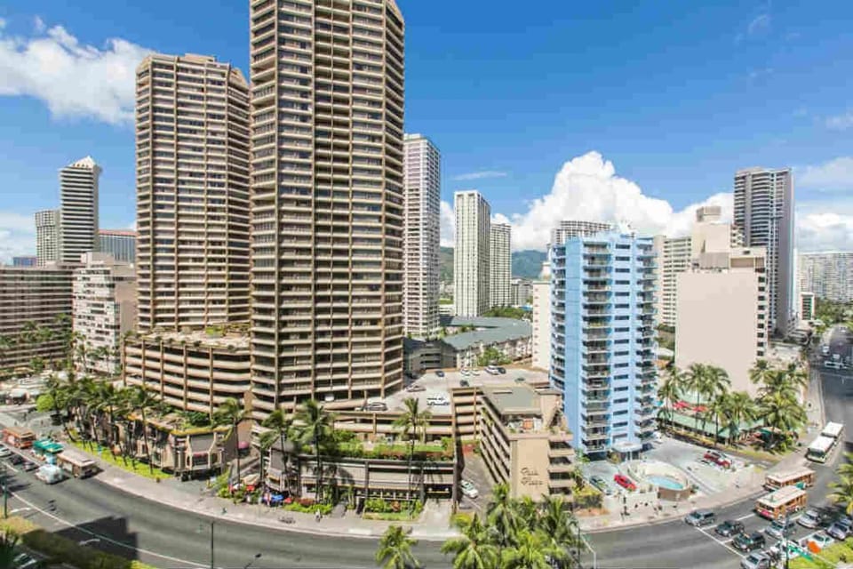 Ilikai Tower 1323 House in Honolulu