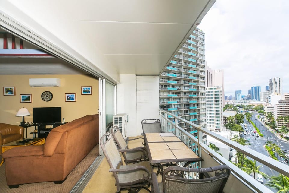 Ilikai Tower 1323 House in Honolulu