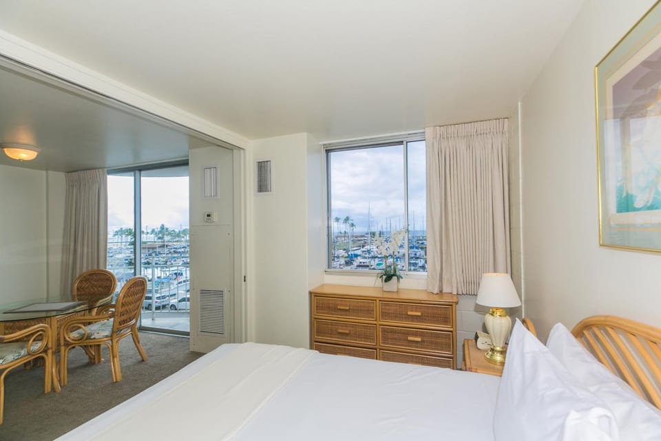 Ilikai Marina 380 Apartment in Honolulu
