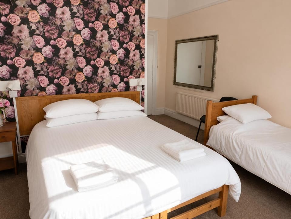 Dolphins Hotel Bed and Breakfast in Bournemouth