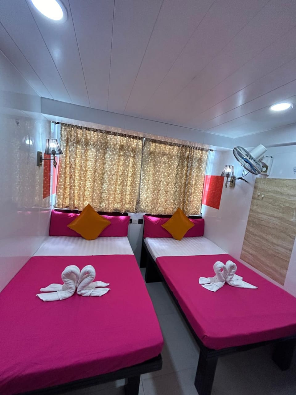 Bed, Photo of the whole room, Bedroom, towels, air conditioner
