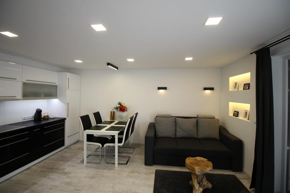 Lóczy Apartman Apartment in Hungary