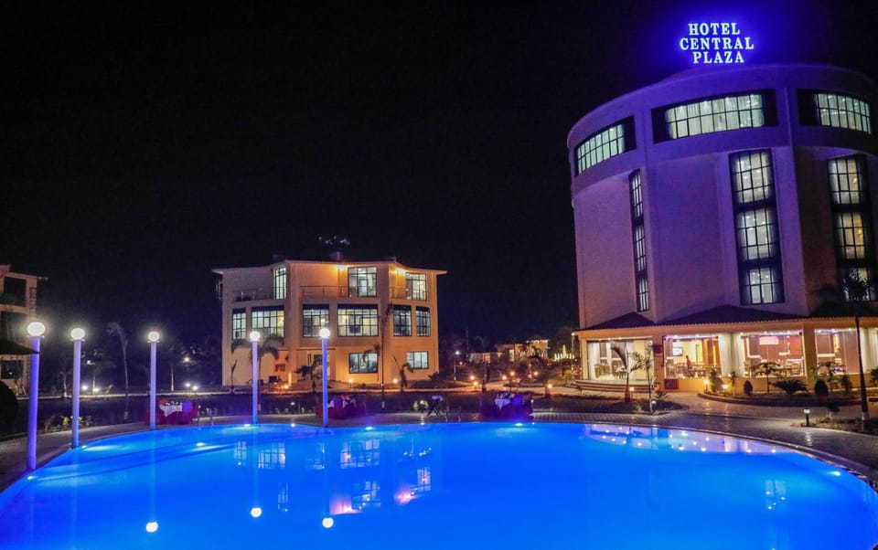 Facade/entrance, Swimming pool