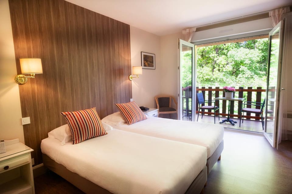 View (from property/room), Balcony/Terrace, Photo of the whole room, Bedroom