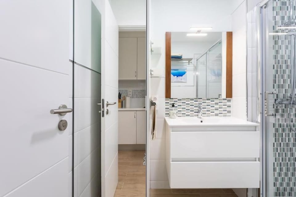 Shower, Bathroom