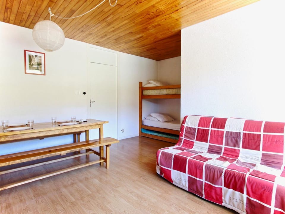 Studio pour 4 pers. avec balcon et animaux admis - FR-1-340-47 Apartment in Provence