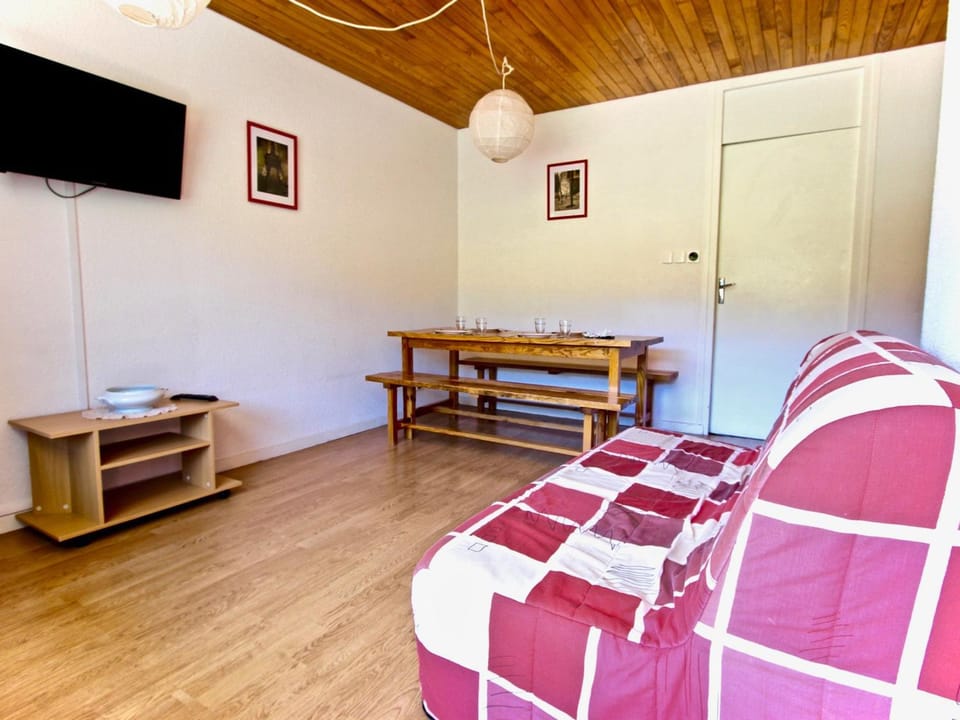 Studio pour 4 pers. avec balcon et animaux admis - FR-1-340-47 Apartment in Provence