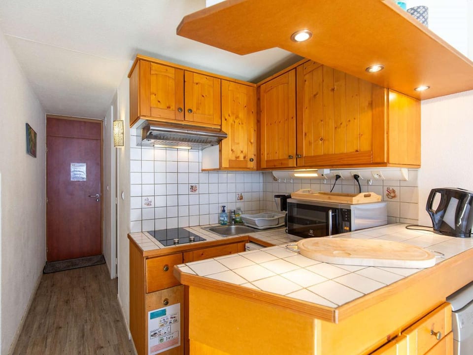 Studio 4 pers, balcon sud, lave-vaisselle, animaux admis - FR-1-404-62 Apartment in Aragon