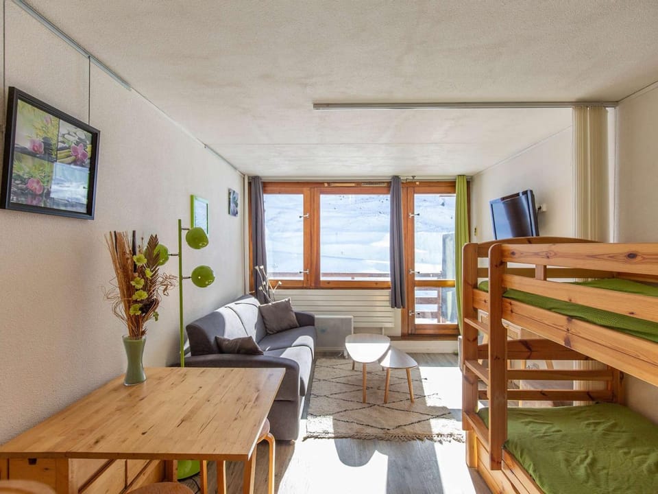 Studio 4 pers, balcon sud, lave-vaisselle, animaux admis - FR-1-404-62 Apartment in Aragon