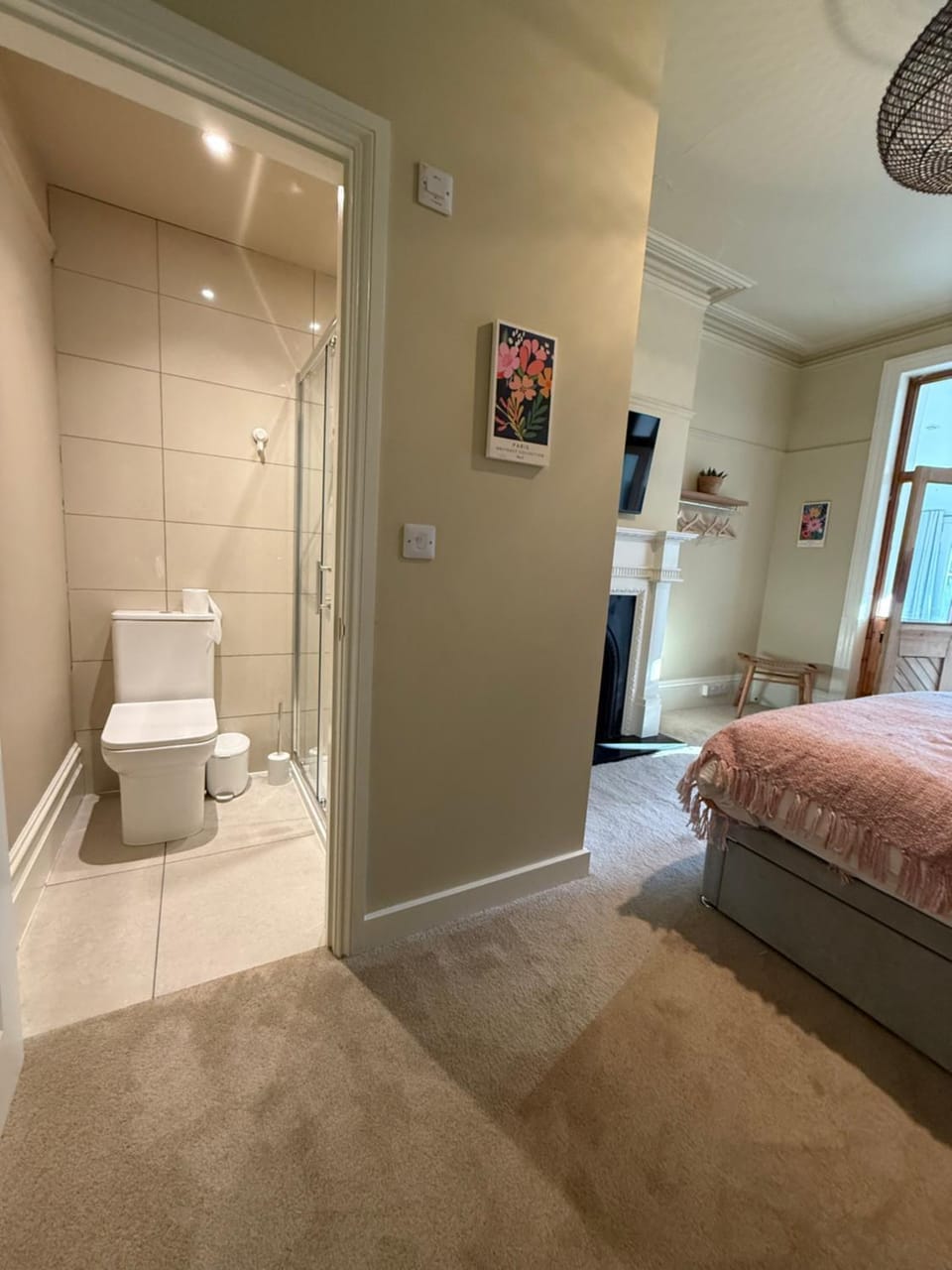 Shower, Toilet, Bathroom, Photo of the whole room, towels