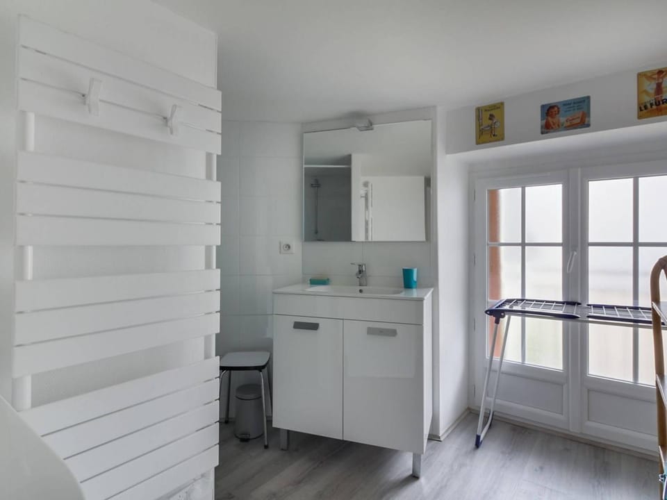 Duplex T3 pour 6 personnes avec balcon - Centre de Cauterets, à 300m des pistes - FR-1-401-49 Apartment in Cauterets