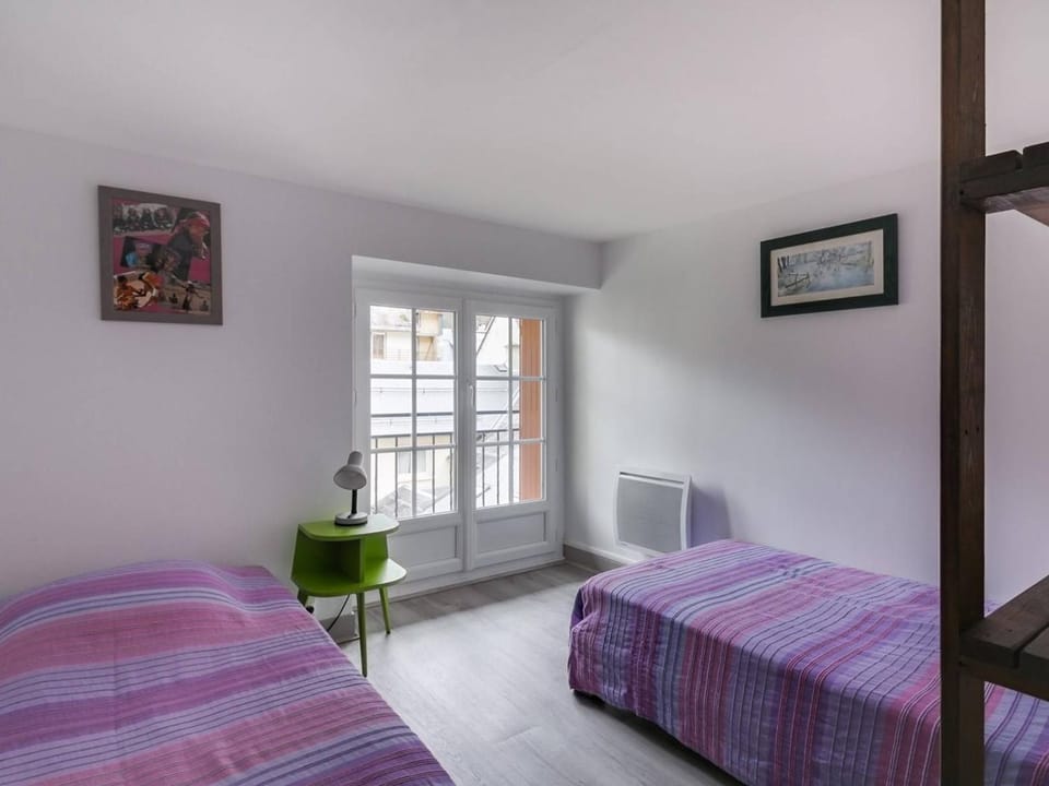 Duplex T3 pour 6 personnes avec balcon - Centre de Cauterets, à 300m des pistes - FR-1-401-49 Apartment in Cauterets
