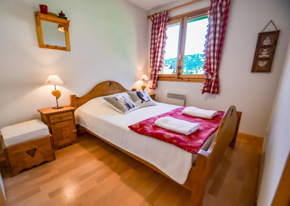 Bed, Bedroom