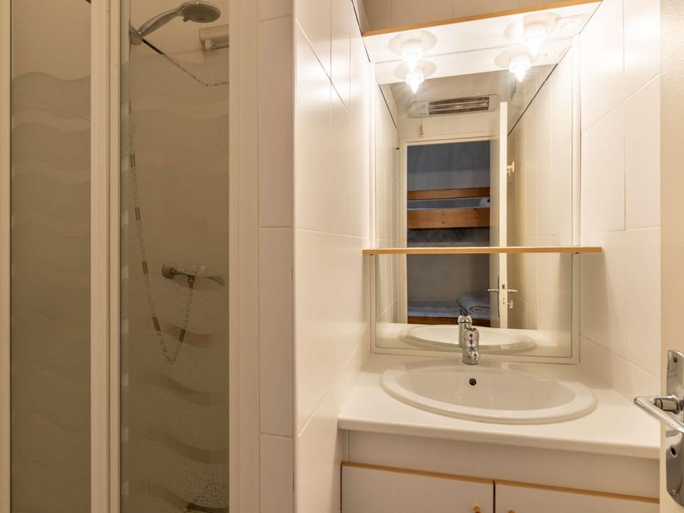 Studio 4 pers avec balcon proche des pistes - FR-1-400-2 Apartment in Nouvelle-Aquitaine