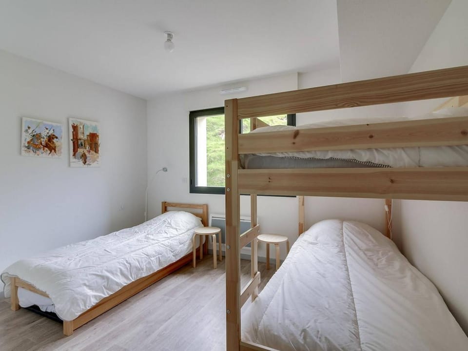 Appartement pour 8, 2 chambres, centre station, 3ème étage, sécurisé, casier à ski - FR-1-404-74 Apartment in Occitanie