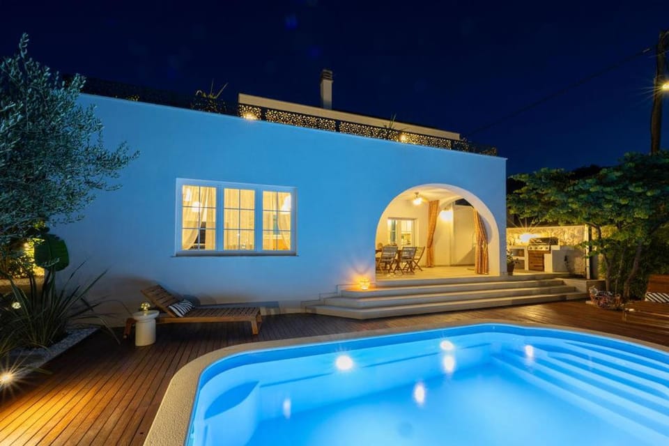 Property building, Swimming pool