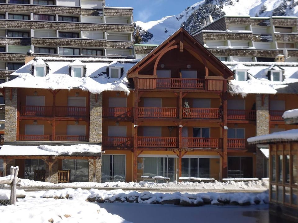Appartement confort 8 pers, 2 chambres, terrasse, buanderie, près des pistes - FR-1-404-146 Apartment in Aragon