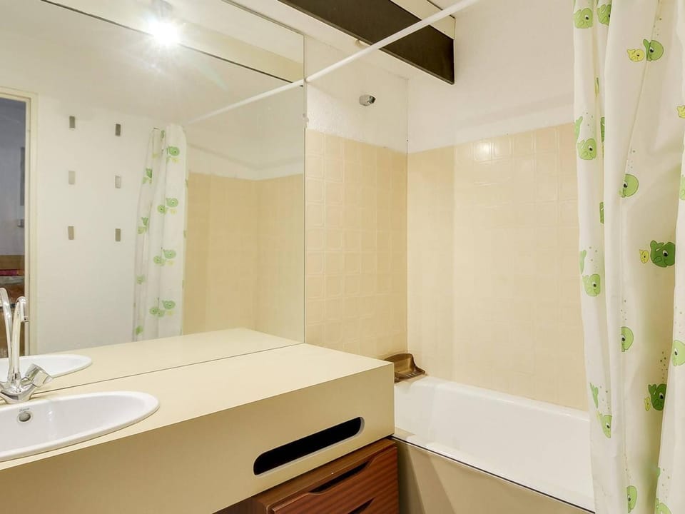 Studio cabine pour 5 à La Mongie - Proche des pistes, balcon, casier à ski - FR-1-404-128 Cabin in Aragon