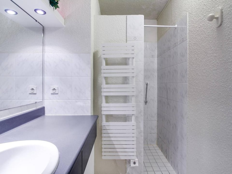 T3 calme 6 pers, terrasse, jardinet, proche commodités - FR-1-402-24 Apartment in Luz-Saint-Sauveur