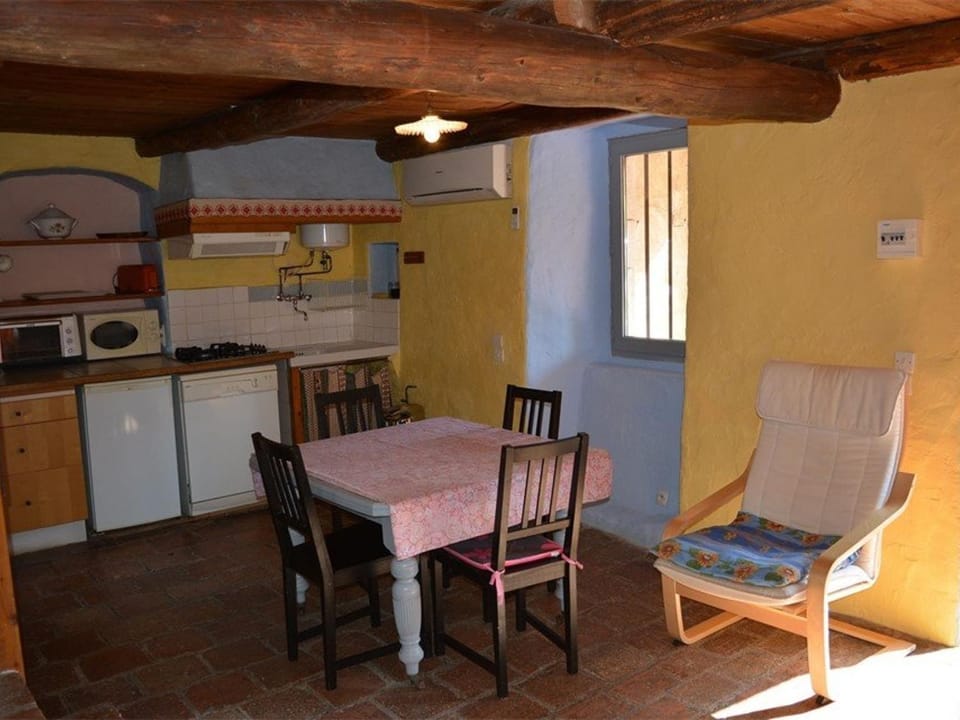 Gîte 2 pièces avec climatisation et animaux admis à Grospierres - FR-1-382-64 House in Grospierres