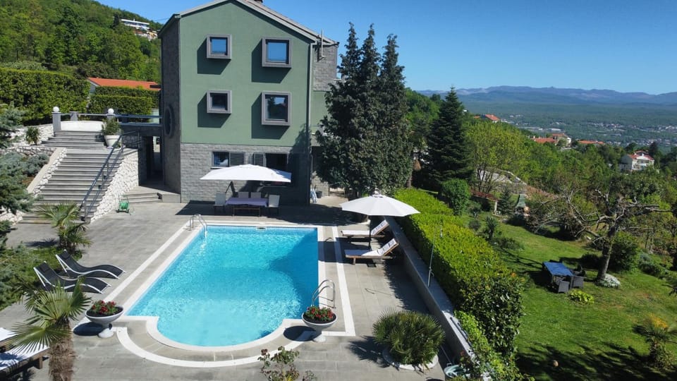 Luxury Apartment with private pool and 2 bedrooms in Villa Opatija Bay View Apartment in Opatija