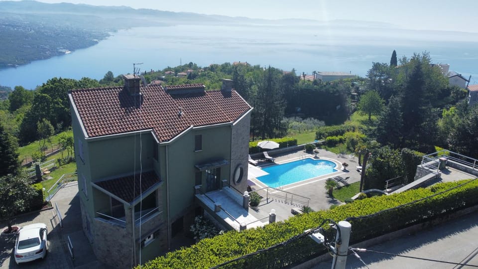 Luxury Apartment with private pool and 2 bedrooms in Villa Opatija Bay View Apartment in Opatija