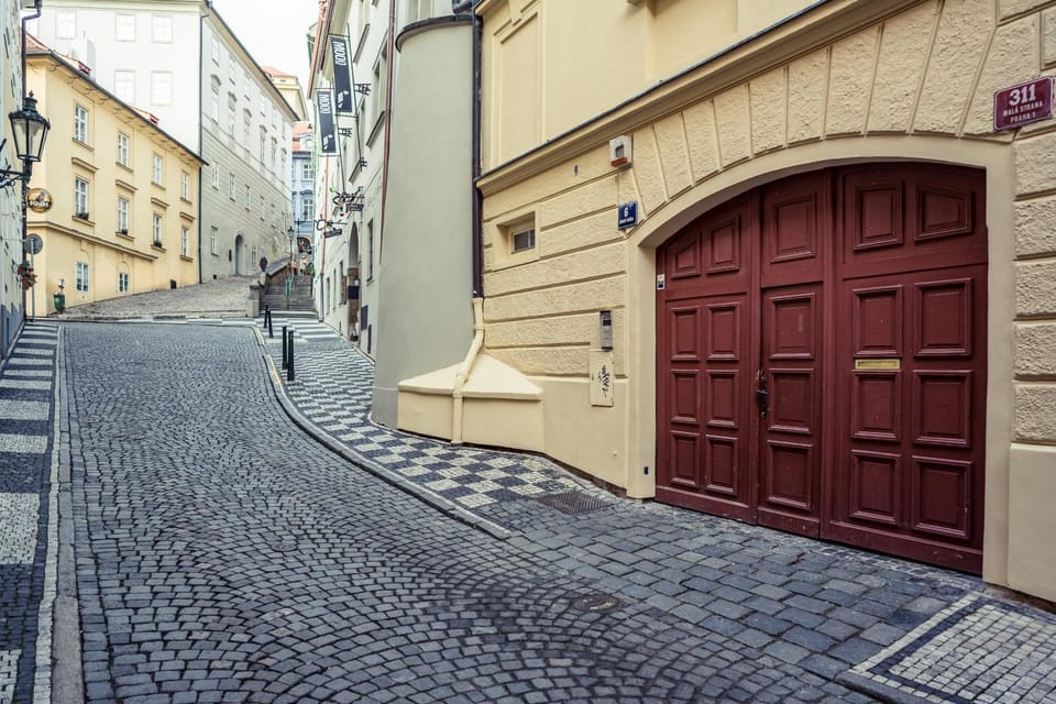 Facade/entrance, Neighbourhood, City view, Street view