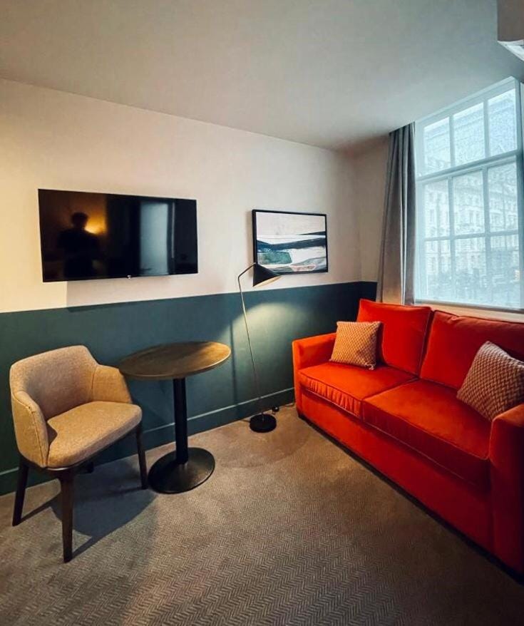 TV and multimedia, Seating area