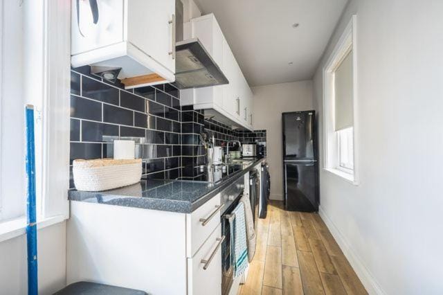 Kitchen or kitchenette, pet friendly